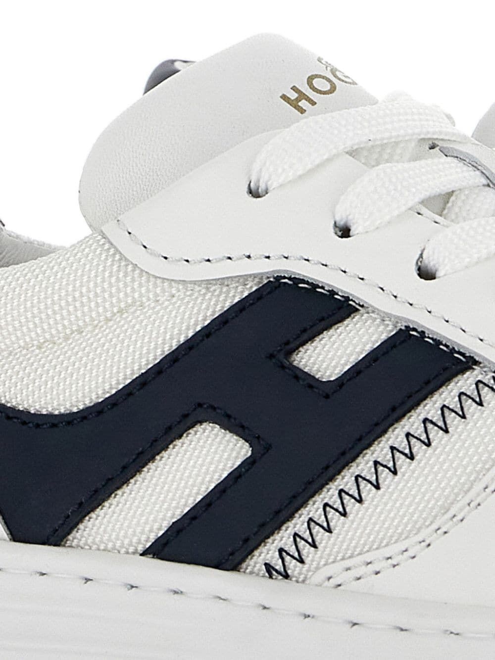 H630 Sneakers
