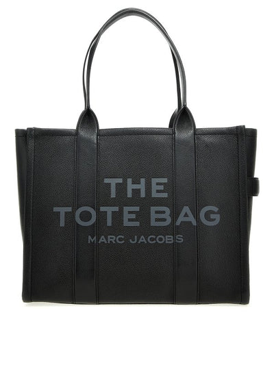 Acquistando La Borsa Grande In Pelle
