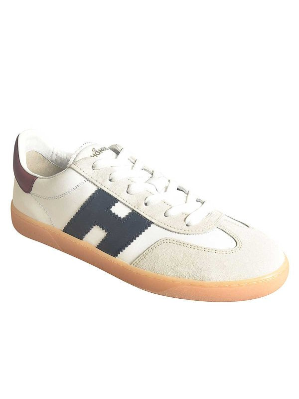 H647 Sneakers