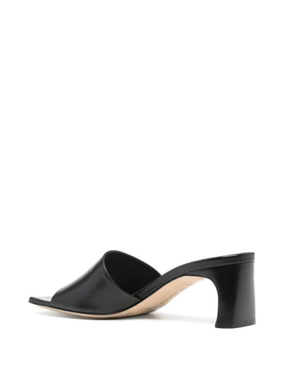 Sabot Jeanie