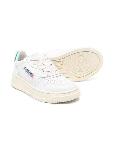 Sneakers In Pelle Con Toppa Con Logo