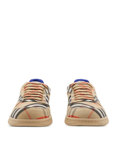 Sneakers  A Quadri