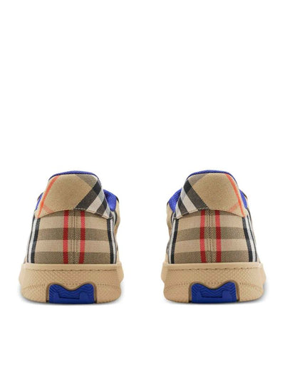 Sneakers  A Quadri